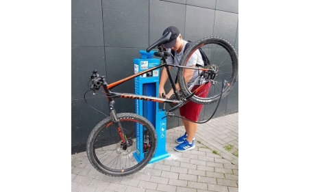 Stacja naprawy rowerów SNR-1.1.08 stal ocynkowana malowana proszkowo lub termoplastycznie RAL